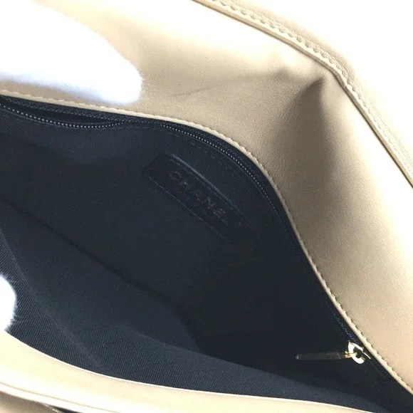 CHANEL Cream Shoulder Bag - Picture 10 of 13